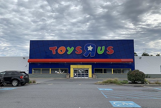 New York Company Plans To Bring Toys R Us Stores Back Nationwide