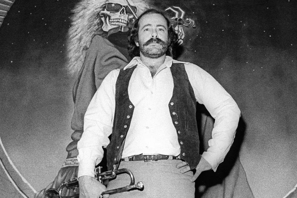 Grateful Dead Lyricist Robert Hunter Dies at 78
