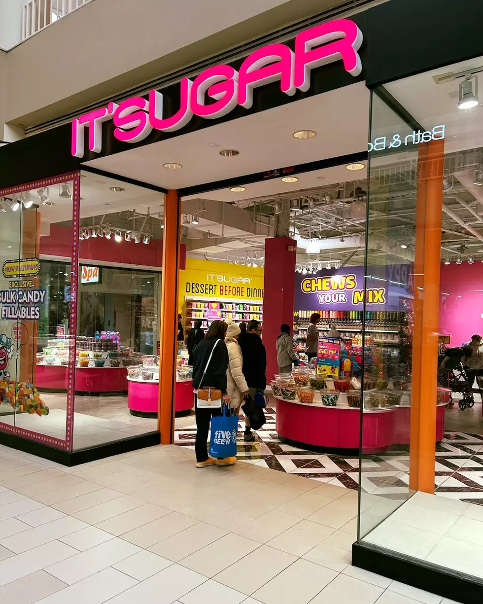 New Candy Store Opens in Galleria at Crystal Run Middletown