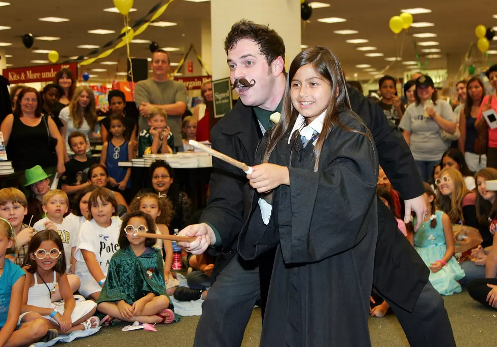 Final "Harry Potter" Book Goes On Sale