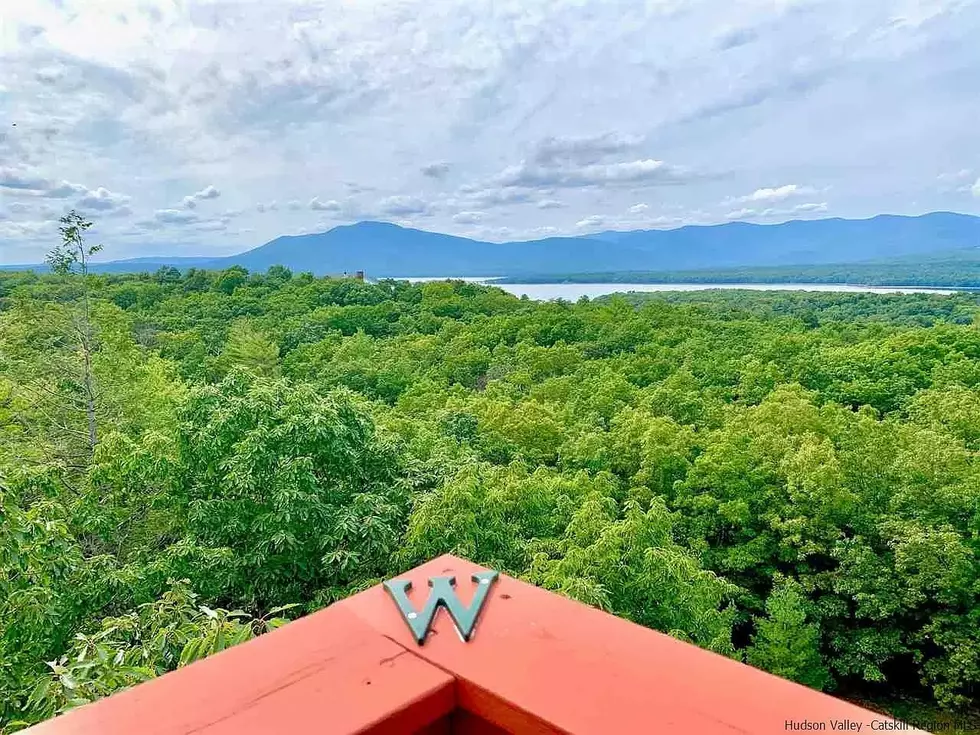 Retro Home Promises Unparalleled Views of the Hudson Valley